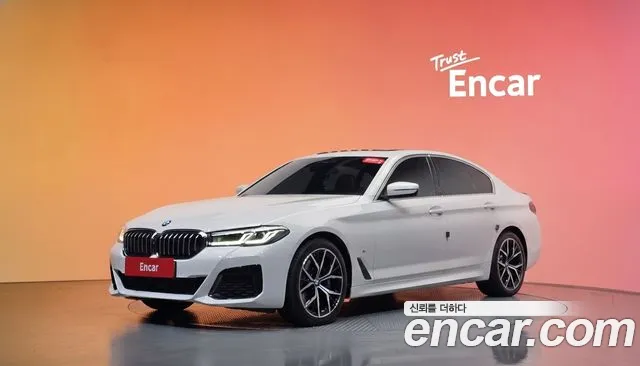 BMW 5-Series 2018 — photo 1