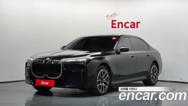 BMW 7-Series 2025 — photo 1