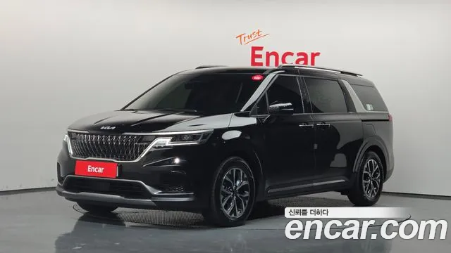 Kia Canival 2023 — photo 1
