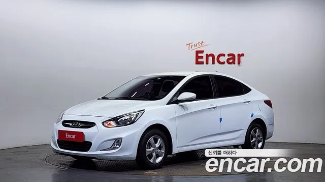 Hyundai Accent 2012 — photo 1