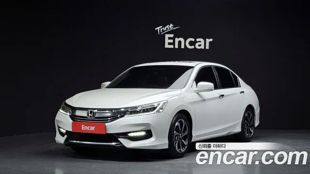 Honda Accord 2016 — photo 1