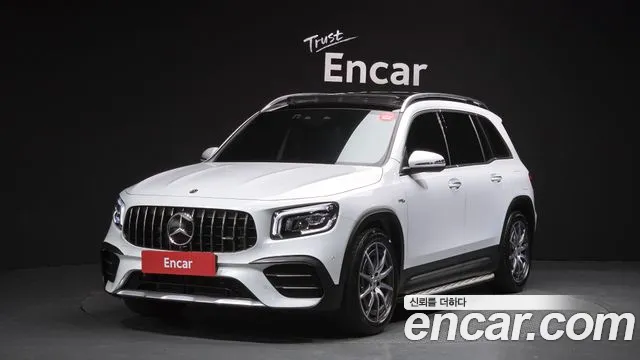 Mercedes-Benz GLB-Class 2023 — photo 1