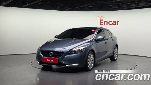 Volvo V40 2014 — photo 1