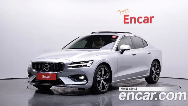 Volvo S60 2021 — photo 1