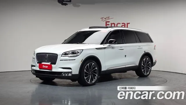 Lincoln Aviator 2023 — photo 1