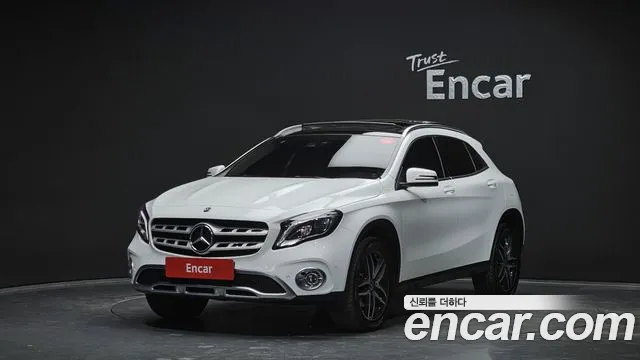 Mercedes-Benz GLA-Class 2019 — photo 1