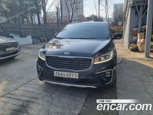 Kia Canival 2019 — photo 1