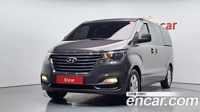 Hyundai Starex 2019 — photo 1