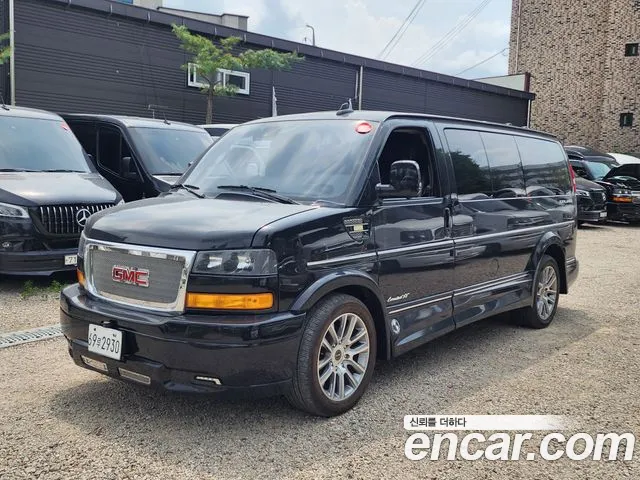 GMC Savana 2019 — photo 1