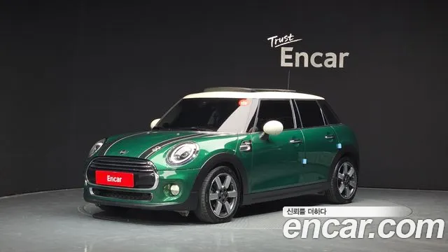 Mini Cooper 2019 — photo 1