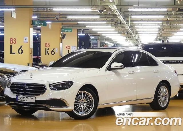 Mercedes-Benz E-Class 2023 — photo 1