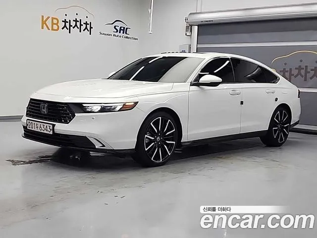 Honda Accord 2023 — photo 1