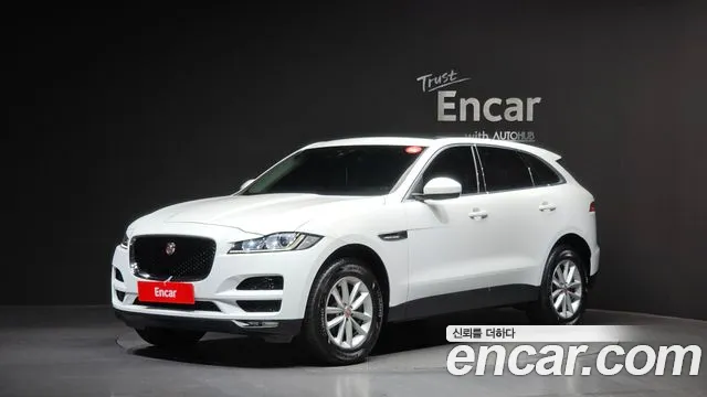 Jaguar F-PACE 2017 — photo 1
