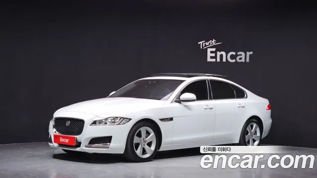 Jaguar XF 2018 — photo 1