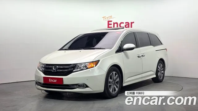 Honda Odyssey 2016 — photo 1