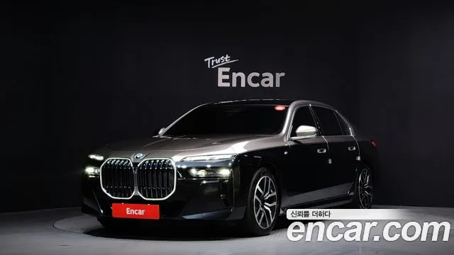 BMW 7-Series 2024 — photo 1