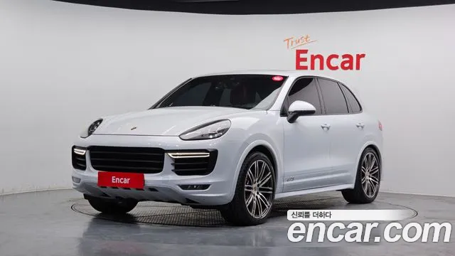 Porsche Cayenne 2016 — photo 1