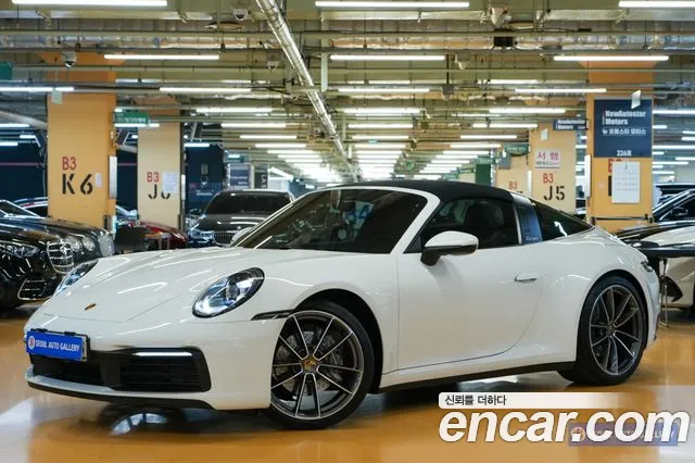 Porsche 911 2021 — photo 1