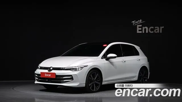 Volkswagen Golf 2025 — photo 1