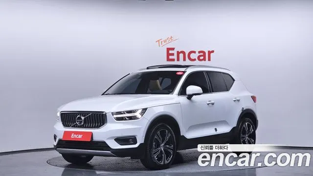 Volvo XC40 2021 — photo 1
