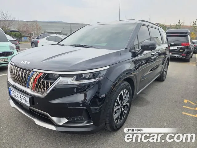 Kia Canival 2023 — photo 1