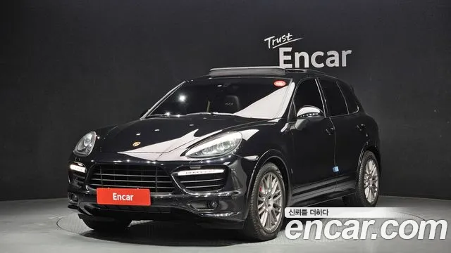 Porsche Cayenne 2013 — photo 1