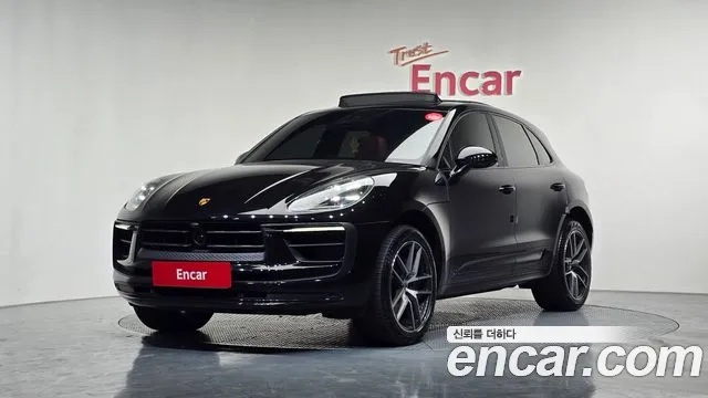 Porsche Macan 2023 — photo 1