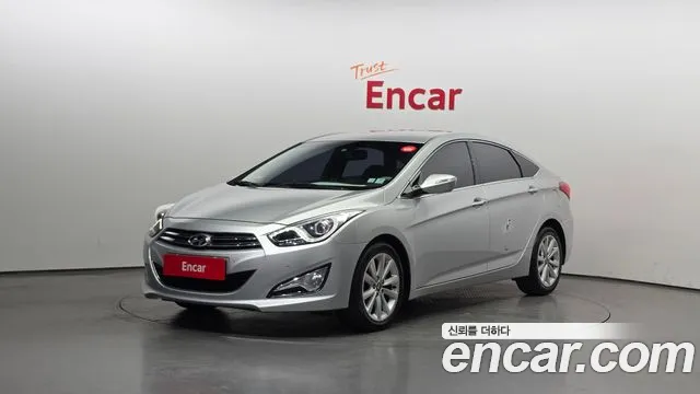 Hyundai i40 2012 — photo 1