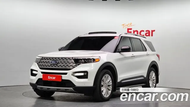 Ford Explorer 2022 — photo 1