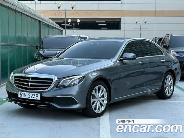 Mercedes-Benz E-Class 2017 — photo 1