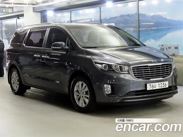 Kia Canival 2015 — photo 1