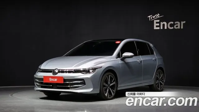 Volkswagen Golf 2025 — photo 1