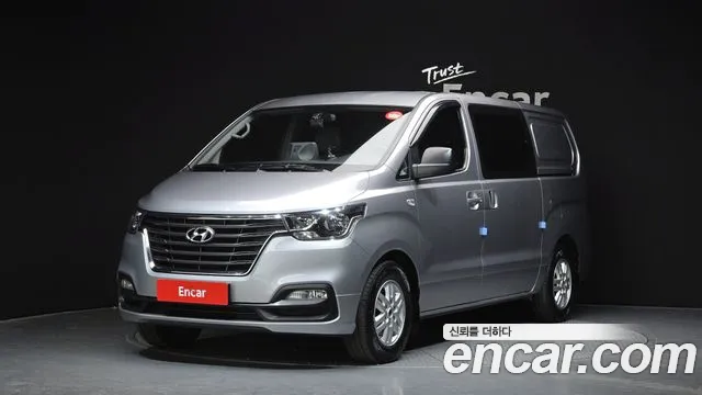 Hyundai Starex 2019 — photo 1