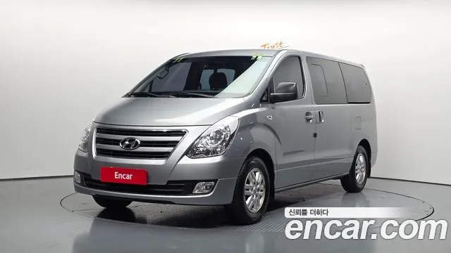 Hyundai Starex 2017 — photo 1