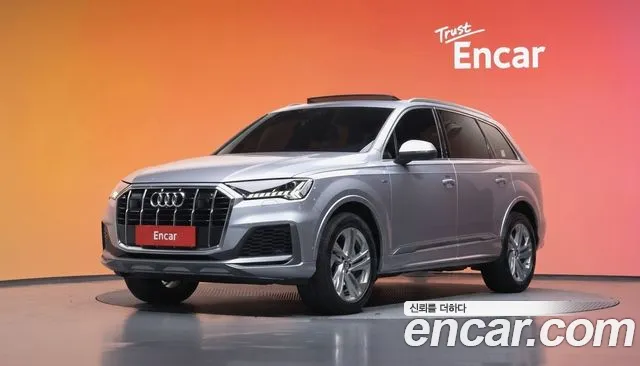 Audi Q7 2021 — photo 1