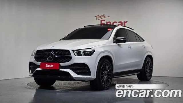 Mercedes-Benz GLE-Class 2022 — photo 1