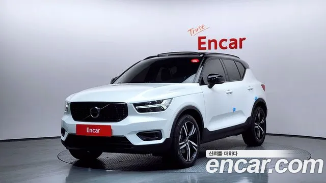 Volvo XC40 2019 — photo 1