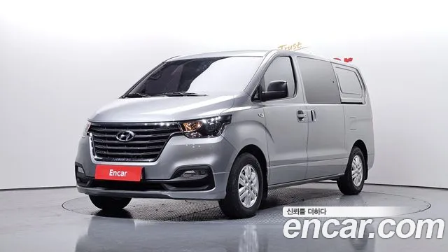 Hyundai Starex 2019 — photo 1