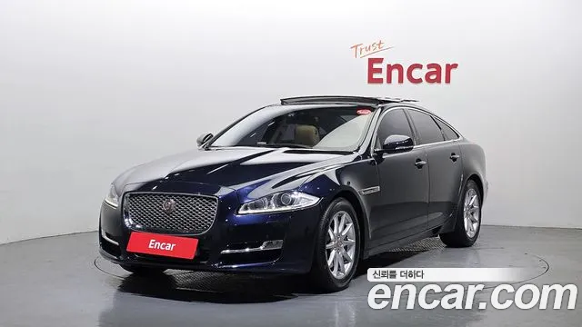Jaguar XJ 2016 — photo 1