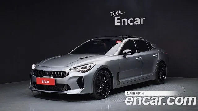 Kia Stinger 2023 — photo 1