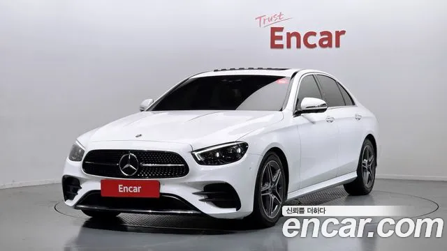 Mercedes-Benz E-Class 2023 — photo 1