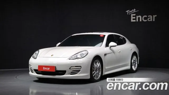 Porsche Panamera 2012 — photo 1
