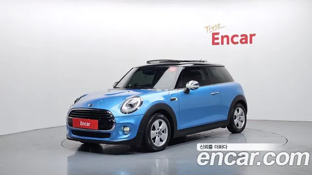 Mini Cooper 2016 — photo 1