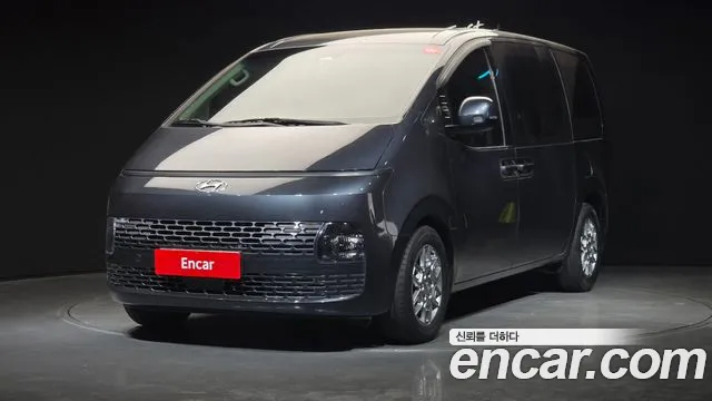Hyundai Staria 2022 — photo 1
