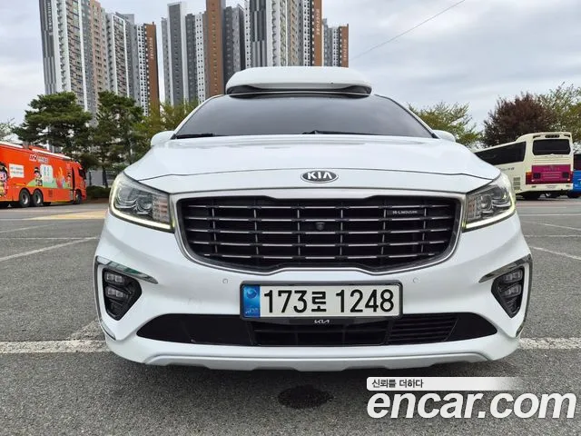 Kia Canival 2019 — photo 1