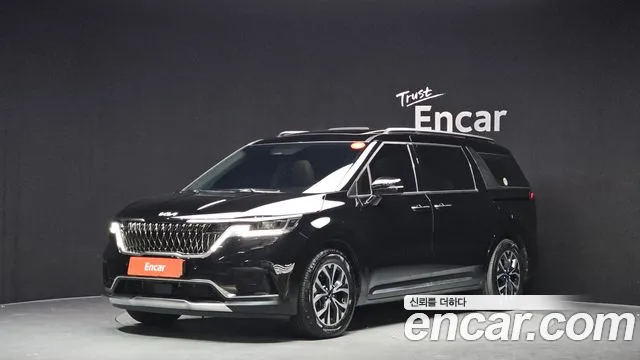 Kia Canival 2023 — photo 1