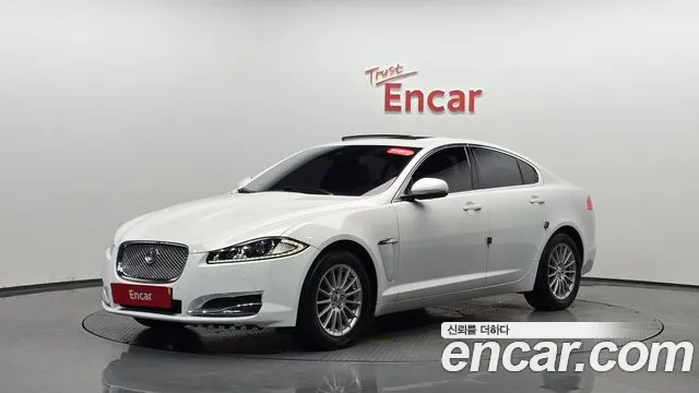 Jaguar XF 2014 — photo 1
