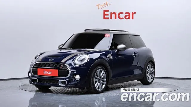 Mini Cooper 2017 — photo 1