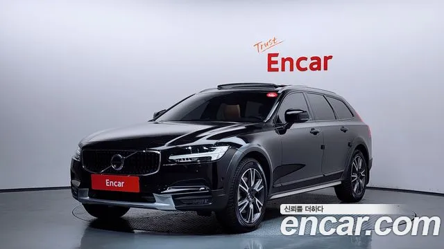 Volvo V90 2019 — photo 1