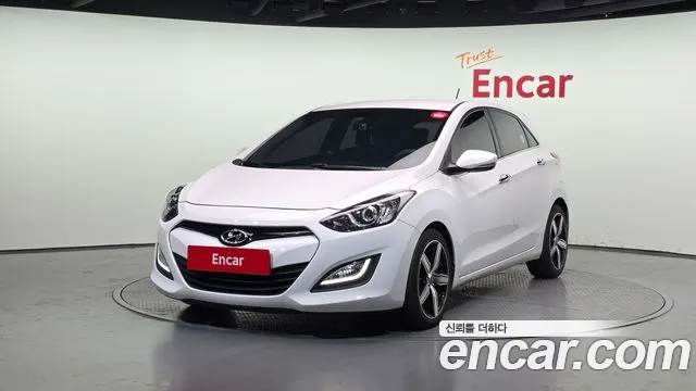 Hyundai i30 2013 — photo 1